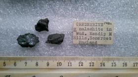 Crednerite containing Malachite