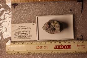Nalipoite with Zhakarovite