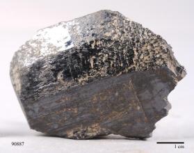 Columbite-(Fe) with Quartz