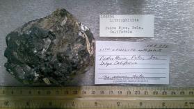 Purpurite with Hureaulite and Lithiophilite