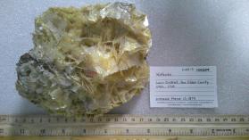 wulfenite