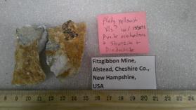 Pyrite, strunzite, diadochite