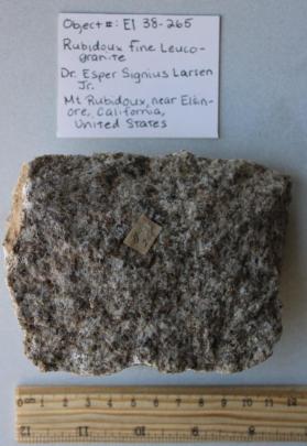 Rubideaux Fine Leucogranite