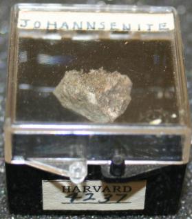 Johannsenite