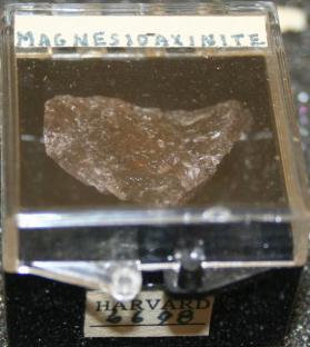 Axinite-(Mg)