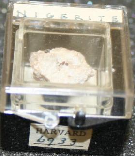 Ferronigerite