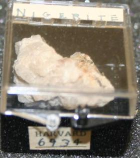 Ferronigerite