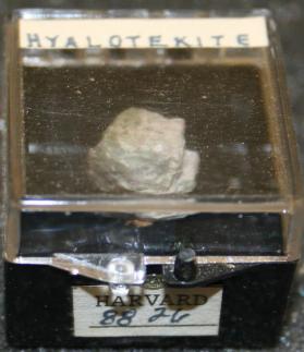 Hyalotekite