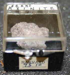 Axinite-(Fe)