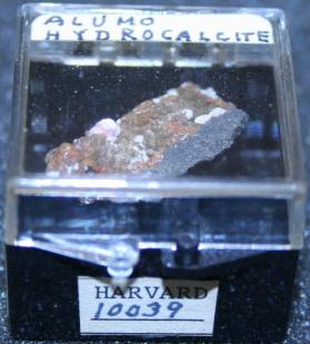 Alumohydrocalcite