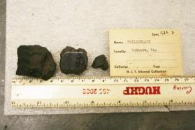 Psilomelane, cut on polish on one specimens