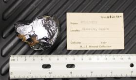 Sphalerite crystals with coating of Siderite crystals