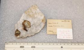 Chondrodite altering from Clino-humite?