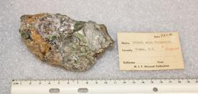 Spinel with Pargasite and Scapolite
