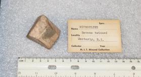 Microcline crystal, Bavano twin